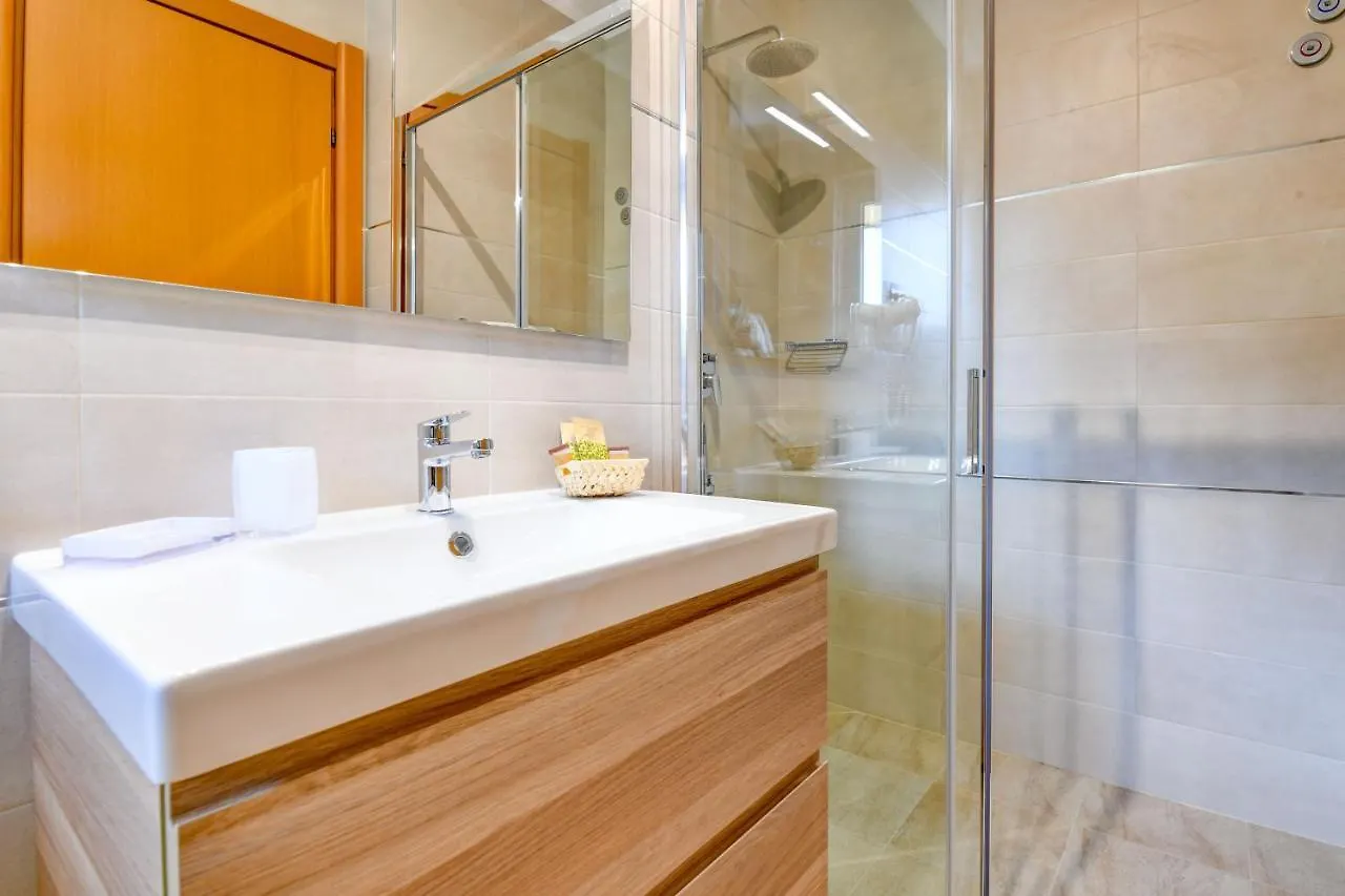 Hotel Lido International Desenzano del Garda 4*,