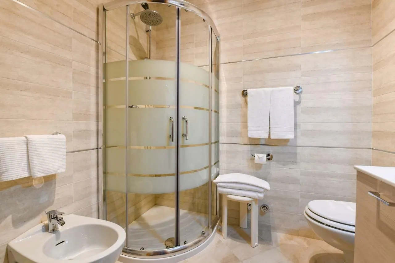 Hotel Lido International Desenzano del Garda 4*,