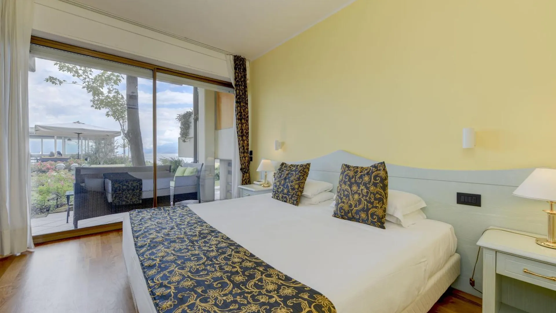 Lido International Hotel Desenzano del Garda 4*,